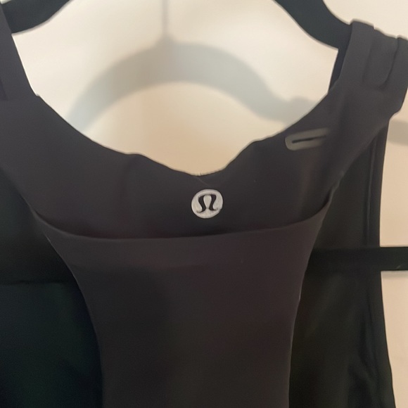 Lululemon high neck sports bra - Picture 2 of 3